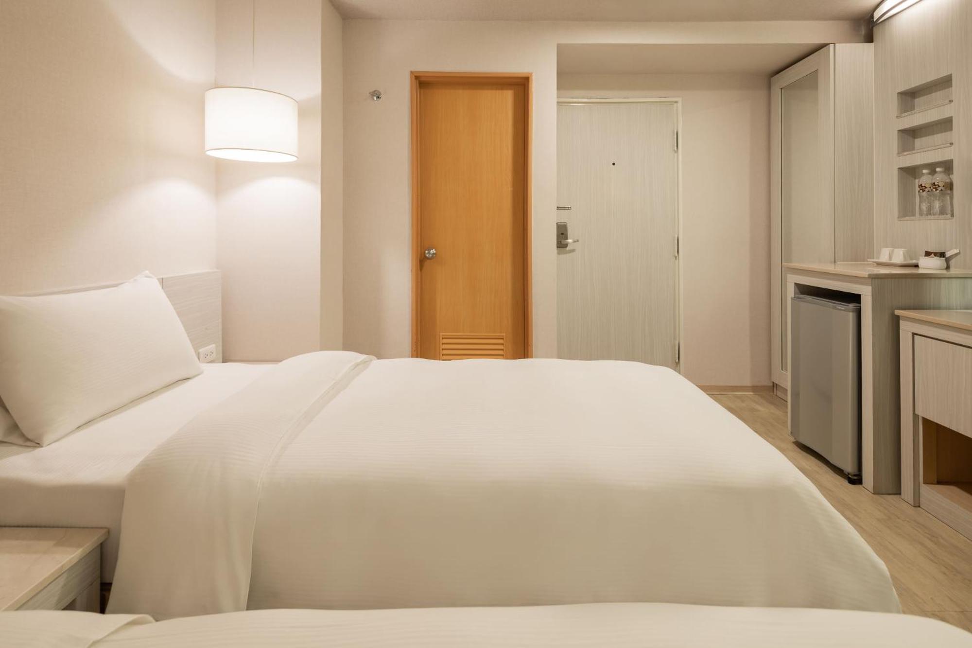 Kindness Hotel - Houyi Jiuru Kaohsiung Quarto foto