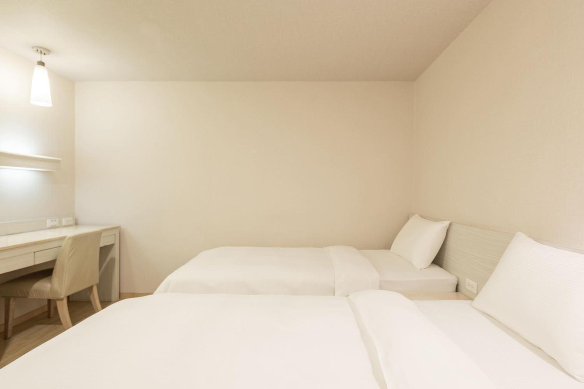 Kindness Hotel - Houyi Jiuru Kaohsiung Quarto foto